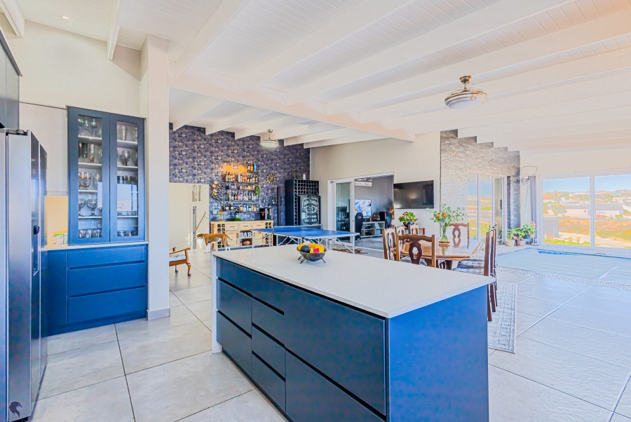 5 Bedroom Property for Sale in Myburgh Park Western Cape